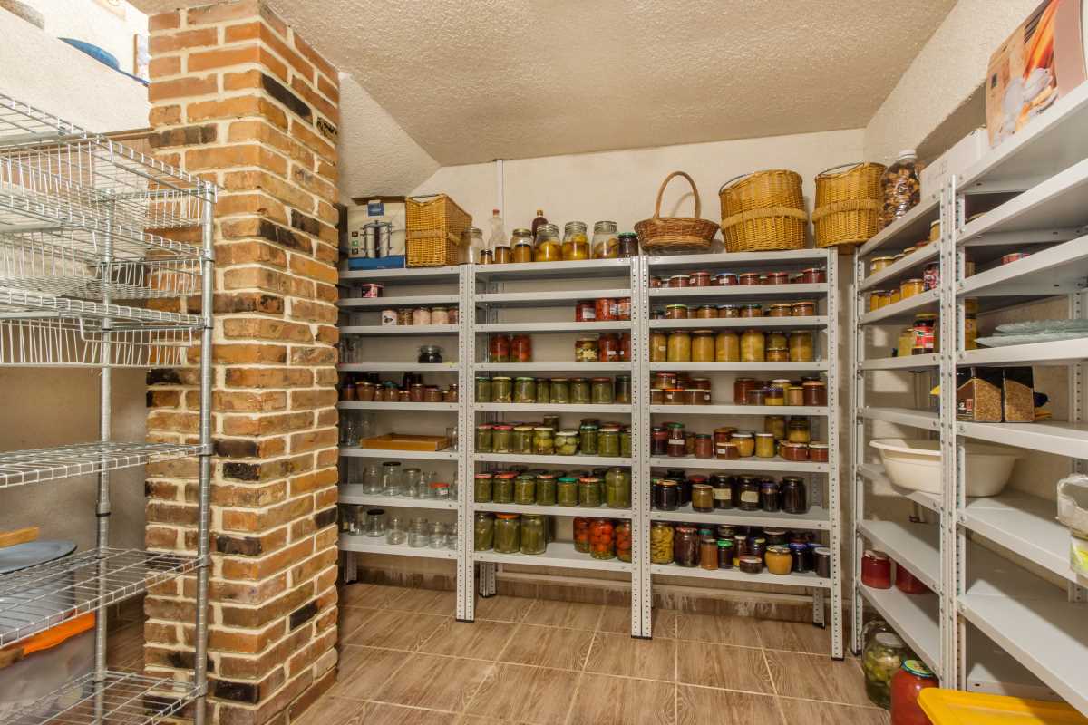 Strategies for a Well-Organized Kitchen Pantry