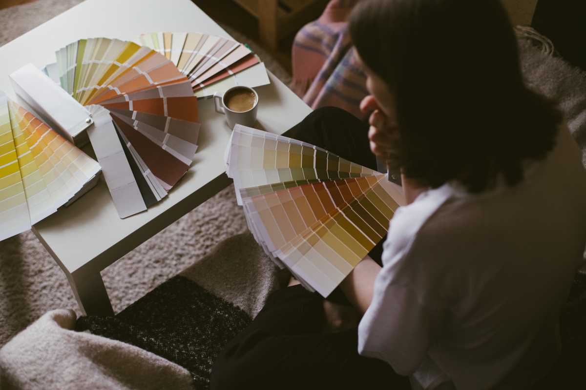 How to Choose the Right Paint Color for Your Home